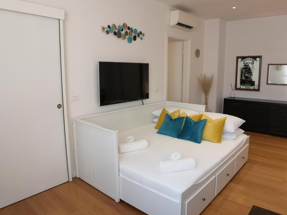 Convenient Family Apt With Private Parking Местре Екстериор снимка